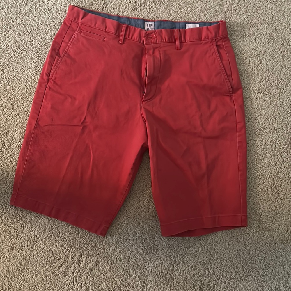 Men's 33 Regular Gap Salmon Shorts
